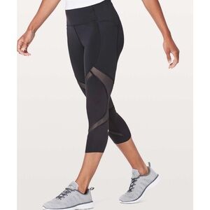 Lululemon On Pace Crop 21” Black Mesh Leggings